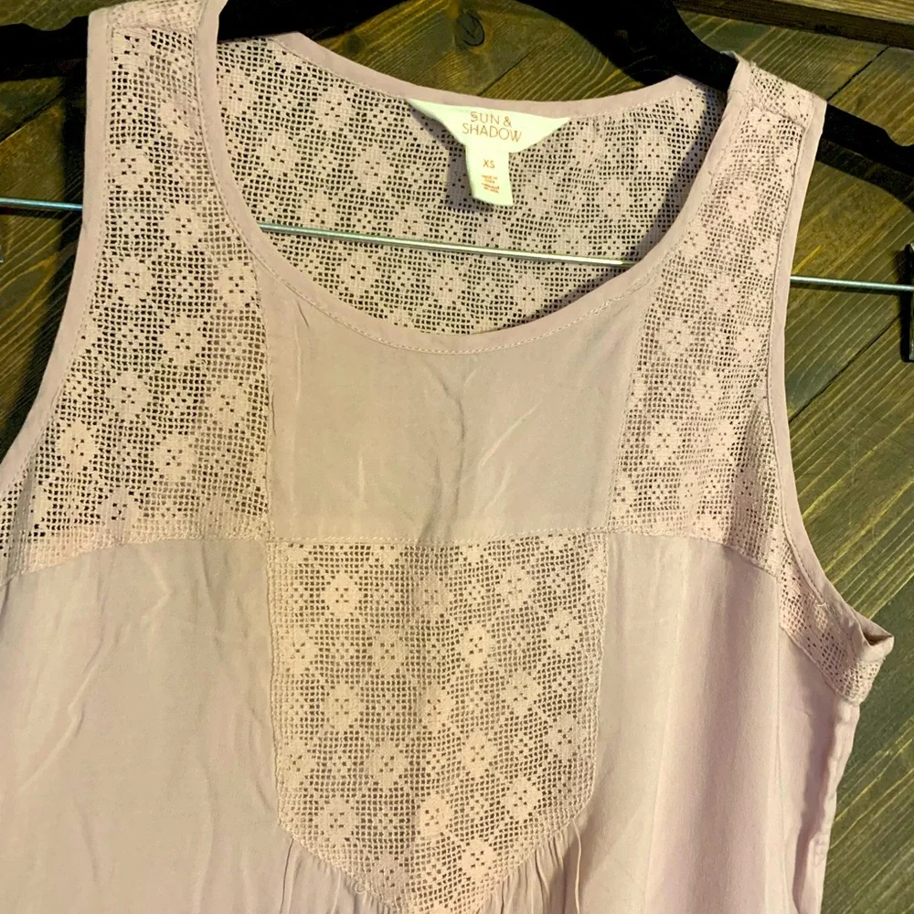 Sun & Shadow lacey tank - Picture 1 of 5